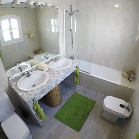 6 Beds In Nerja, Spain Διαμέρισμα *